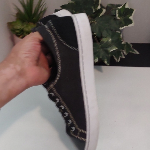 Clarks Black Canvas Sneakers with Glossy Toe - Picture 6 of 8